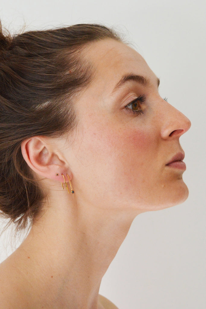 STUDIO LOMA - FAITH earring, with black diamond